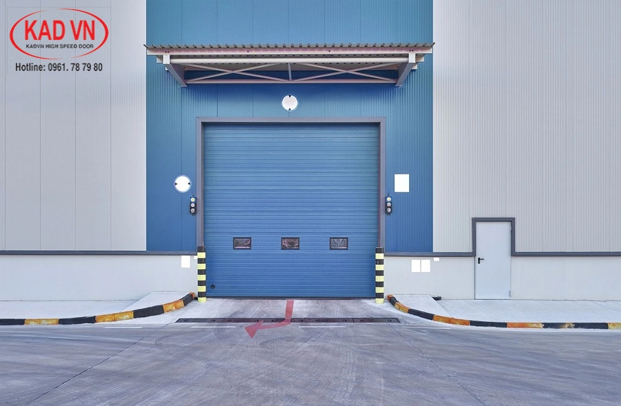 Cửa cuốn nhanh chóng cháy