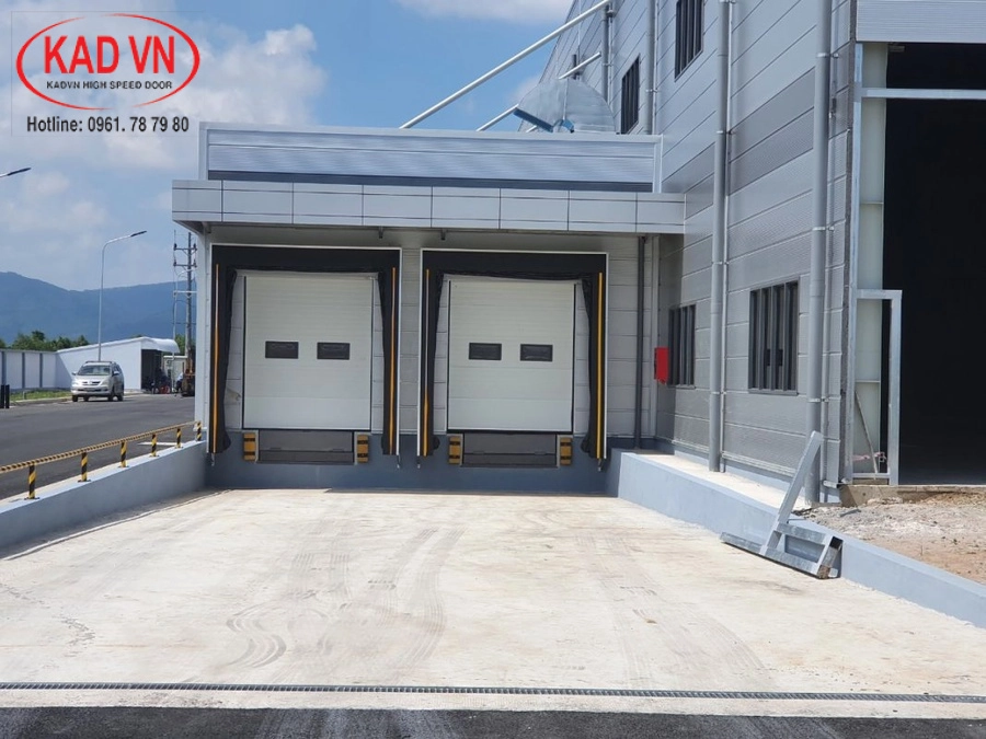 Những điều cần lưu ý khi lắp đặt cửa cuốn nhanh trượt trần